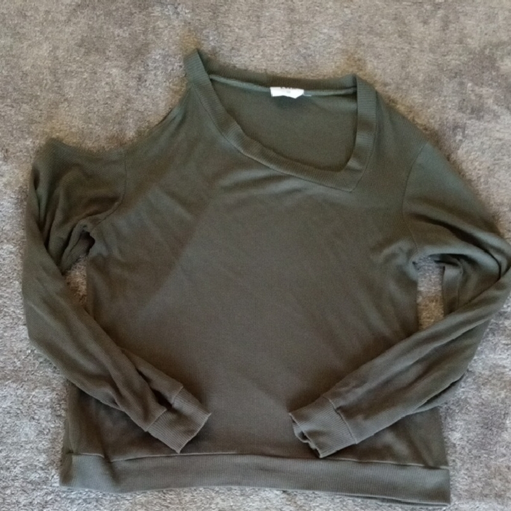 LNA asymmetric cold shoulder thermal top muted olive